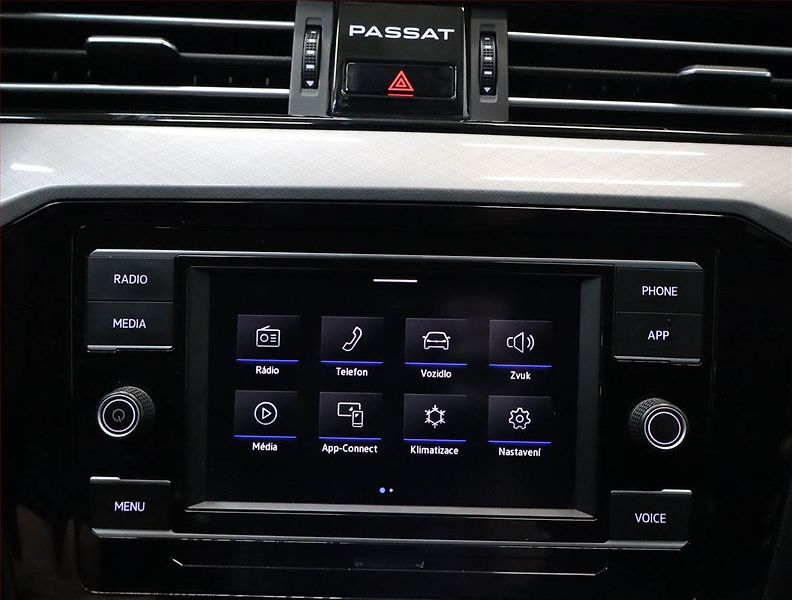 Volkswagen Passat (2019) 1.5 TSI, Tempomat - fotka 17 z 25