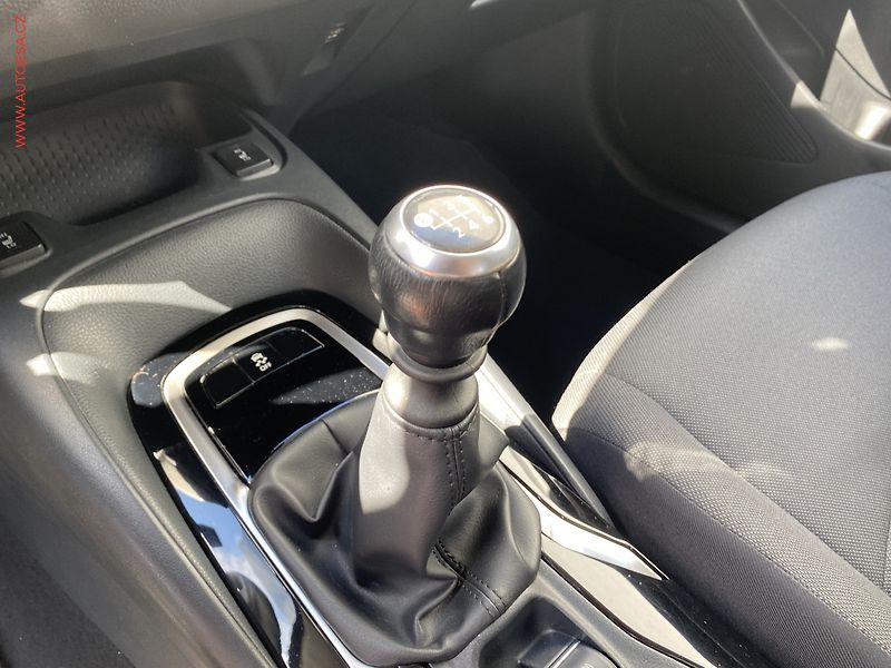 Toyota Corolla (2023) 1.5 VVT-i, 2.maj,ČR, Comfort - fotka 16 z 19