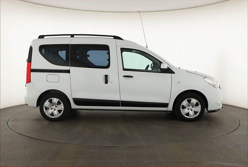 Dacia Dokker (2018) Arctica 1.6 SCe, 5Míst, ČR - fotka 6 z 11