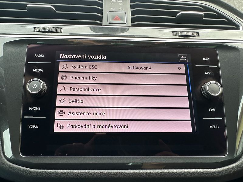 Volkswagen Tiguan 2.0 TDI 110kW/4x4/DSG/Navi - fotka 32 z 47