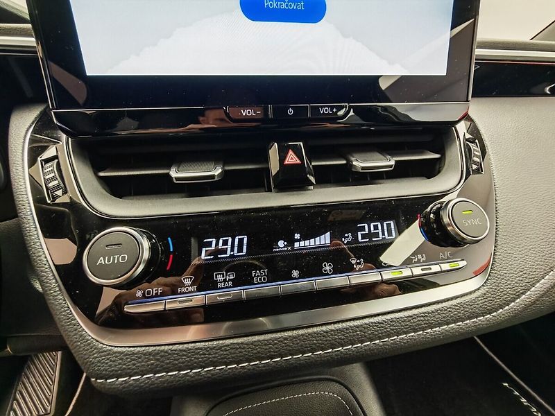 Toyota Corolla 1,8 Hybrid e-CVT Style - fotka 34 z 40