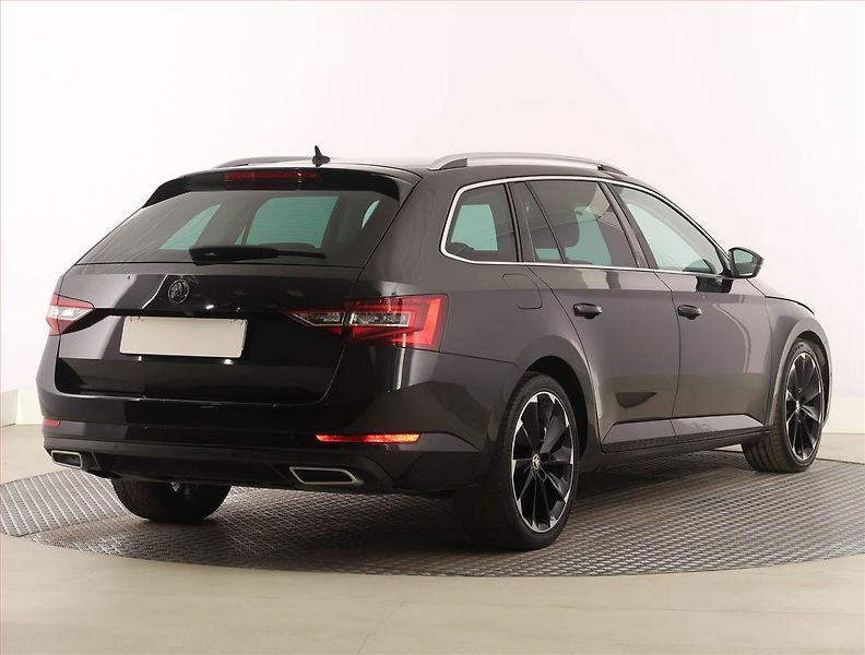 Škoda Superb (2015) Style 1.6 TDI, Serv.kniha - fotka 5 z 24