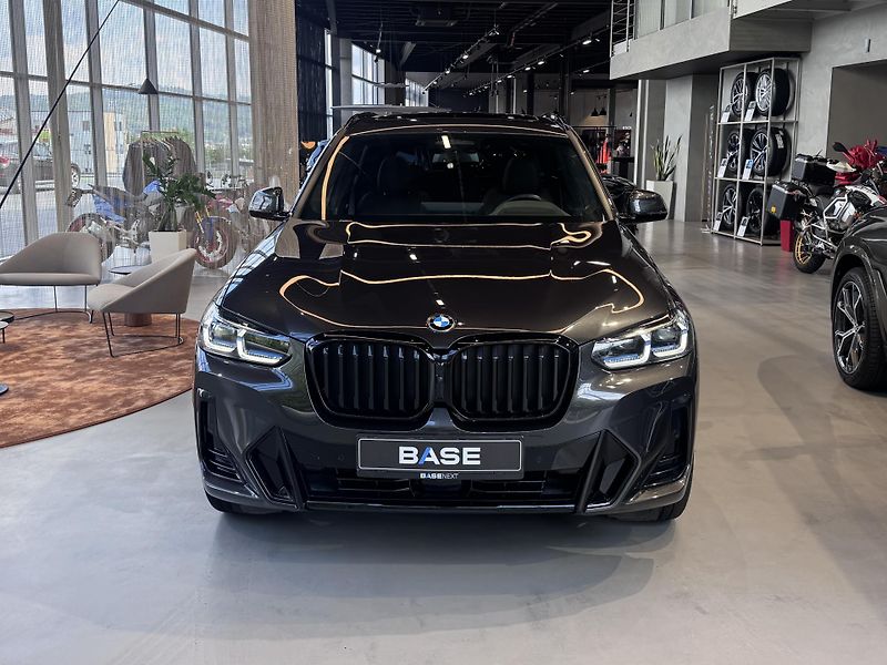 BMW X3 xDrive 30d M-Sport - fotka 2 z 26