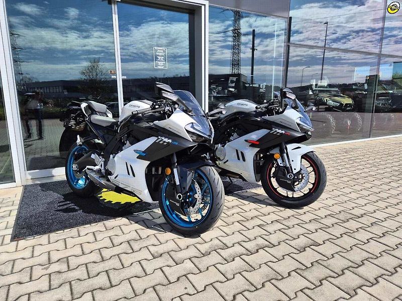 CFMOTO (2026) 675 SR-R - SKLADEM - fotka 43 z 43