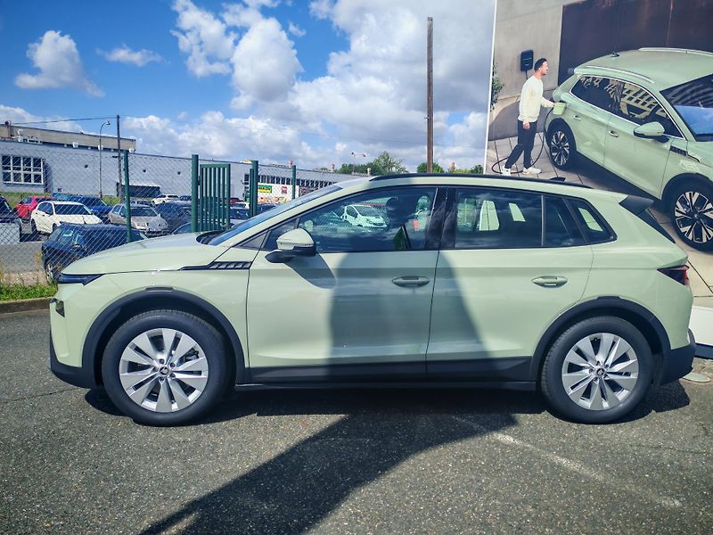 Škoda Elroq (2026) ESSENCE 61kWh MR2027 - fotka 3 z 16