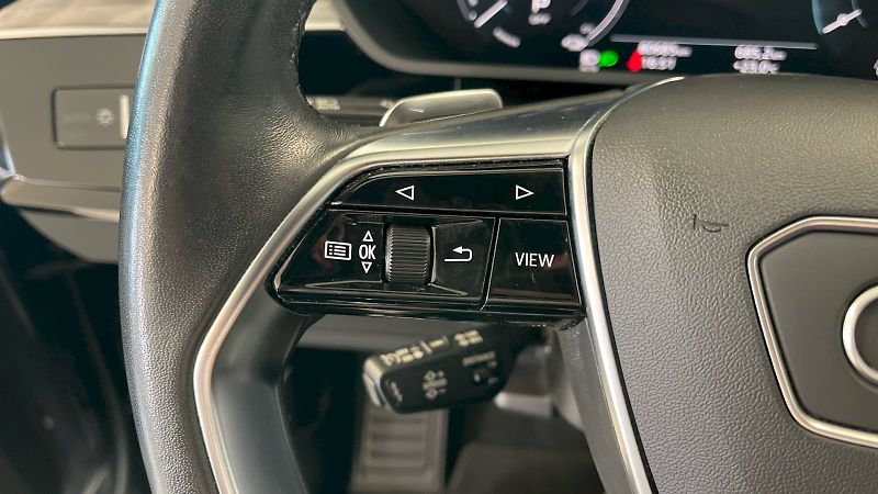 Audi e-tron (2022) S line quattro 55 electric 300 - fotka 23 z 32