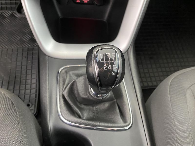 Kia Ceed 1,4 CVVT 73 kW Klima 1. maj.ČR - fotka 19 z 24