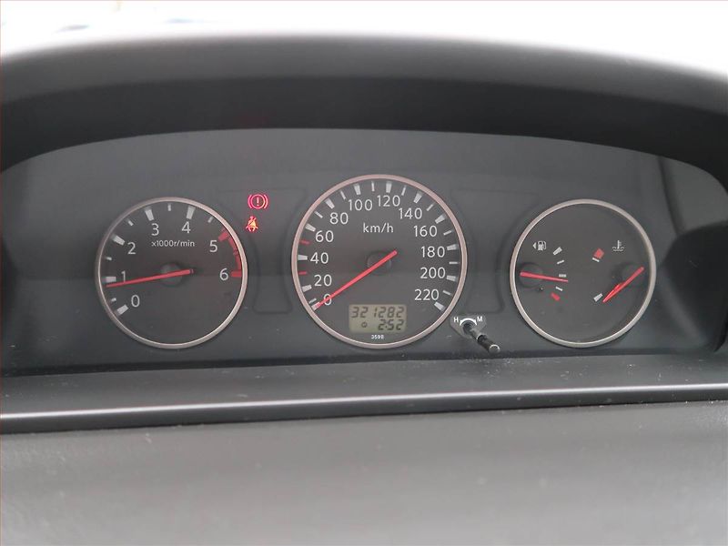 Nissan X-Trail (2005) 2.2 dCi, 4X4, nová STK, Tažné - fotka 11 z 15