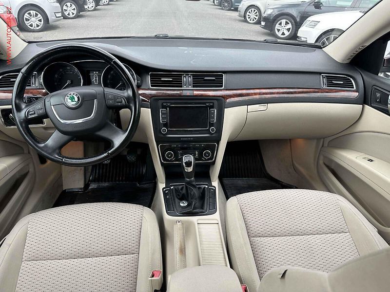 Škoda Superb (2009) 1.4 TSI, ČR, Elegance, bixen - fotka 8 z 17