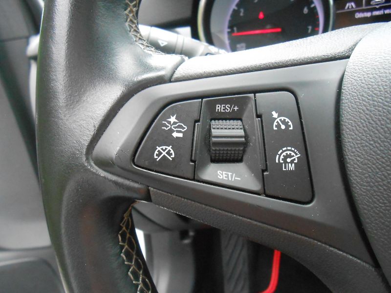Opel Astra 1.2,KAMERA,NAVI,62TKm - fotka 32 z 38