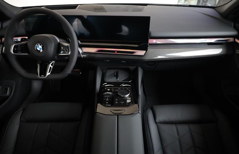 BMW Řada 5 540d xDrive Touring - fotka 5 z 18