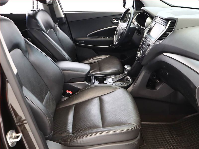 Hyundai Santa Fe (2016) 2.2 CRDi Blue, 4X4, Automat - fotka 7 z 21