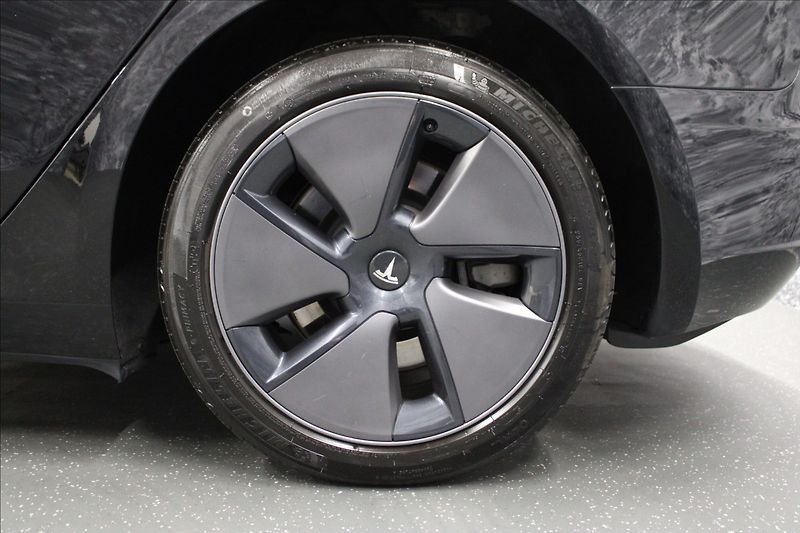 Tesla Model 3 0,0 Long Range 68 600KM - fotka 26 z 33