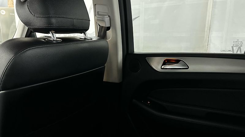 Mercedes-Benz GLE 250D / 4.MATIC / DVĚ SADY KOL - fotka 20 z 46