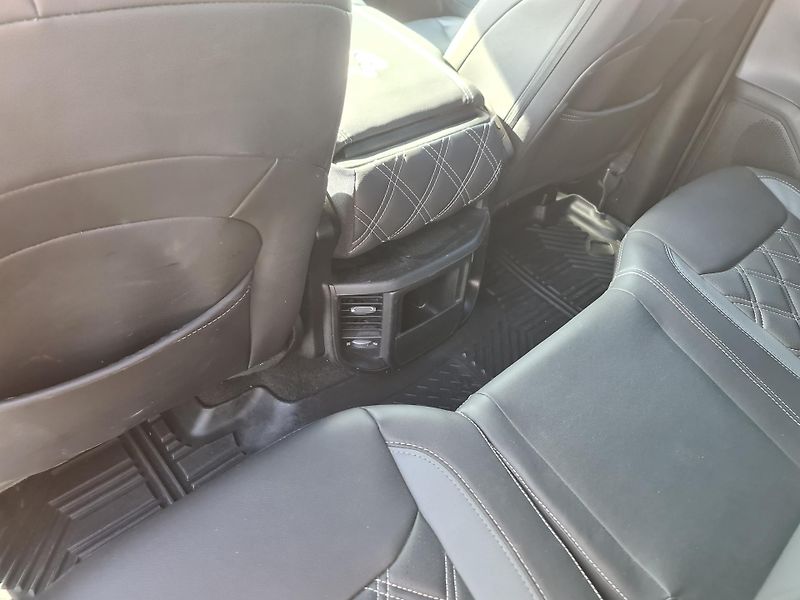 Dodge RAM 1500 (2022) 5.7 HEMI 4x4 BIGHORN LPG - fotka 35 z 67