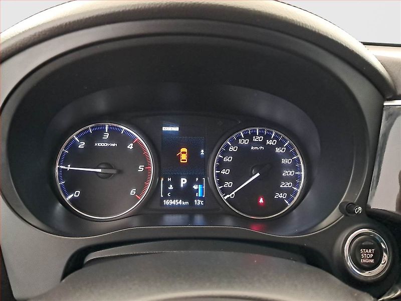 Mitsubishi Outlander (2016) 2.2 DI-D, 4X4, Automat - fotka 11 z 21