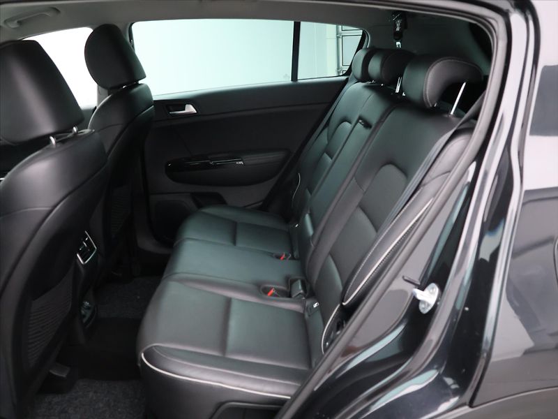 Kia Sportage 1,6 T-GDi 130kW 4x4 Exclusive - fotka 13 z 28
