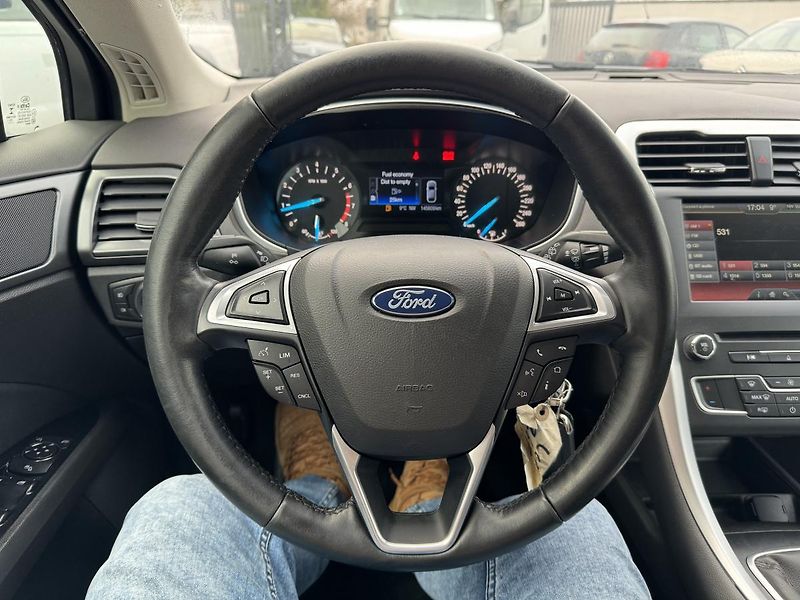 Ford Mondeo 1.5 Ti-VCT 118kW - fotka 12 z 19