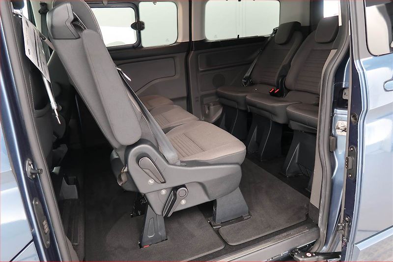 Ford Tourneo Custom (2022) Trend 2.0 EcoBlue, ČR, 1Maj - fotka 16 z 19