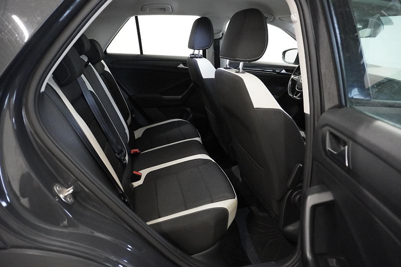 Volkswagen T-Roc 2.0 TDI  4MOTION DSG - fotka 21 z 27