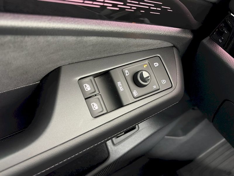 Volkswagen ID.7 Tourer (2025) GTX 250kW 4Motion, 91kWh - fotka 35 z 40