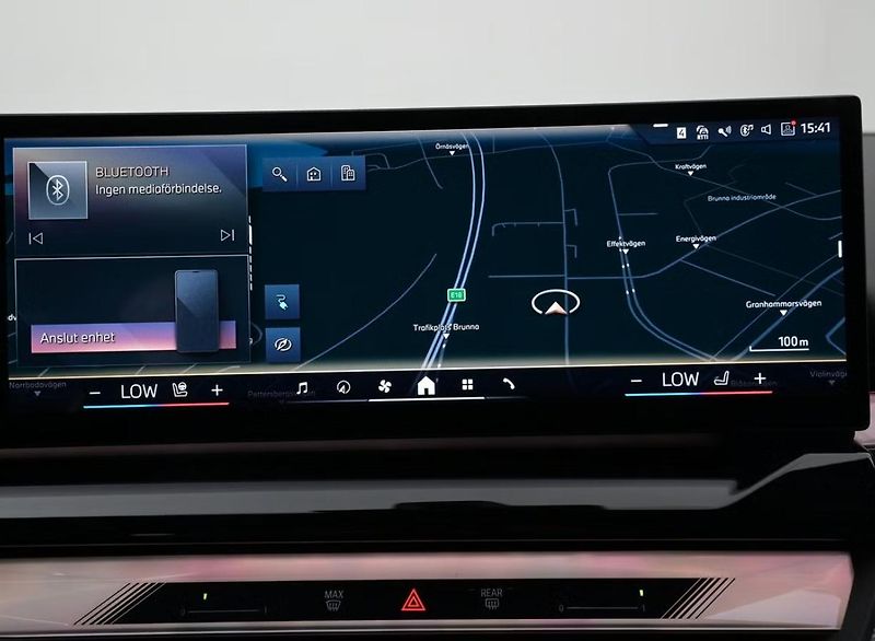 BMW i5 xDrive40 Touring M SoH 98% Kam - fotka 11 z 26