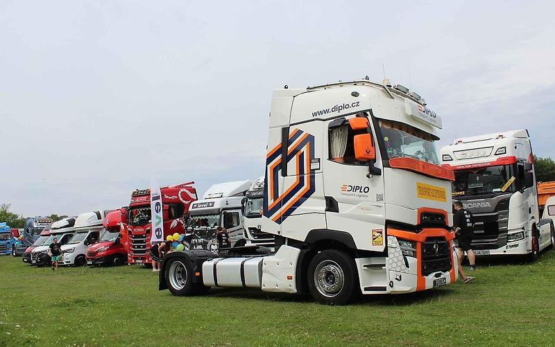 Unikátní Škoda RTO 706 – přepravník plachetnic.