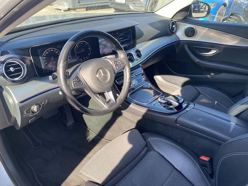 Mercedes-Benz Třídy E E 220 d Avantgarde - fotka 13 z 26