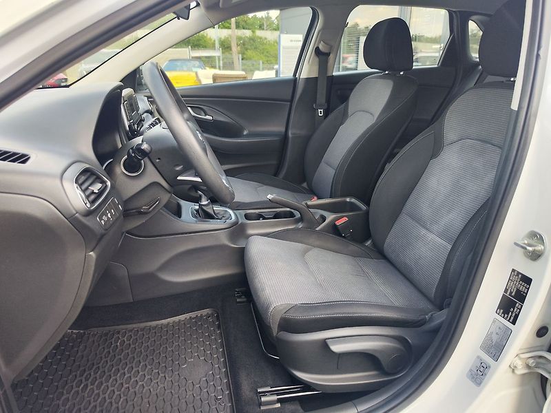Hyundai i30 1.5i/81kW Start Plus - fotka 12 z 26