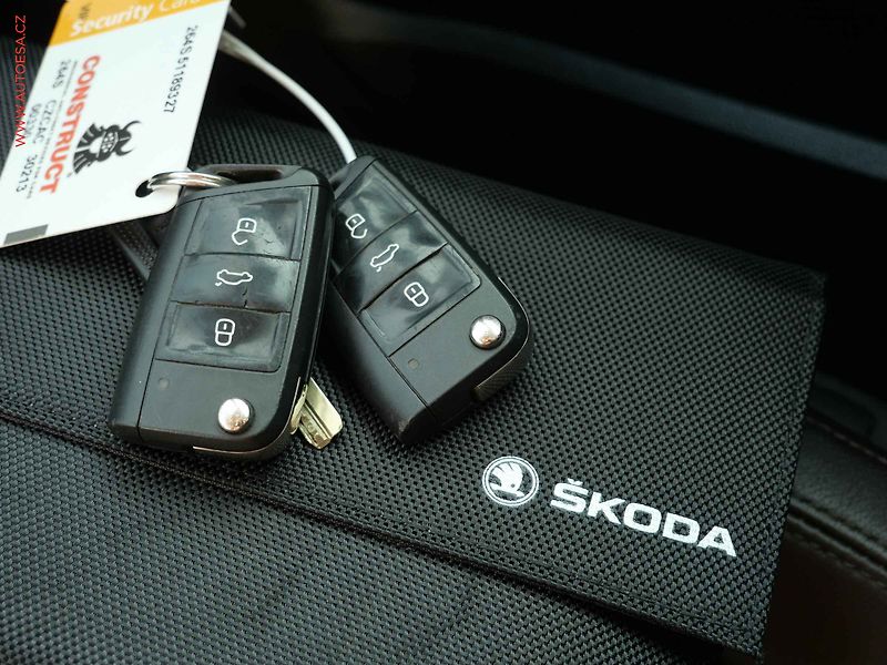 Škoda Octavia (2017) 1.8TSi 4x4, 2.maj,ČR, L&K - fotka 27 z 28