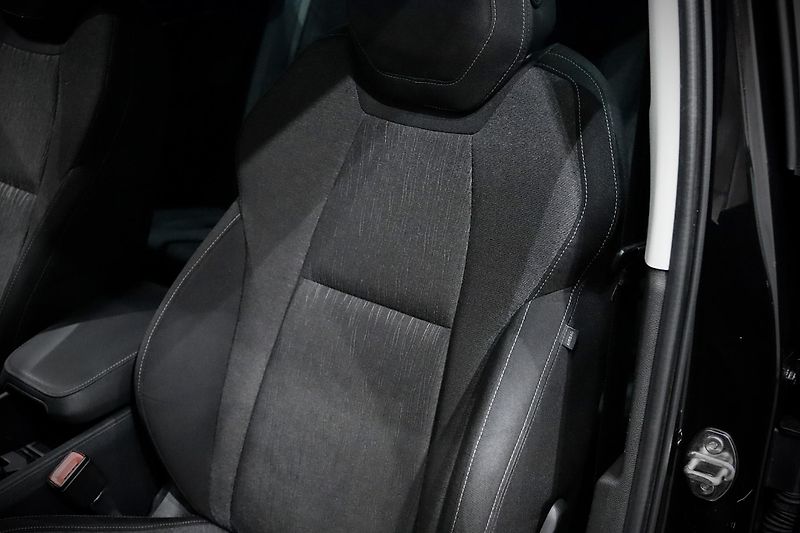 Škoda Karoq 1.5 TSI 110 kW - fotka 15 z 38