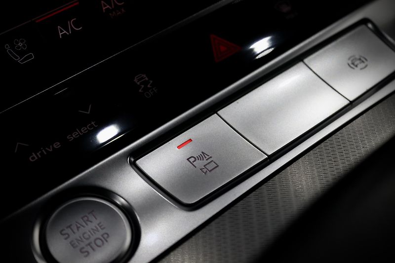 Audi A7 55 TFSI 3.0 V6 quattro S line - fotka 33 z 60