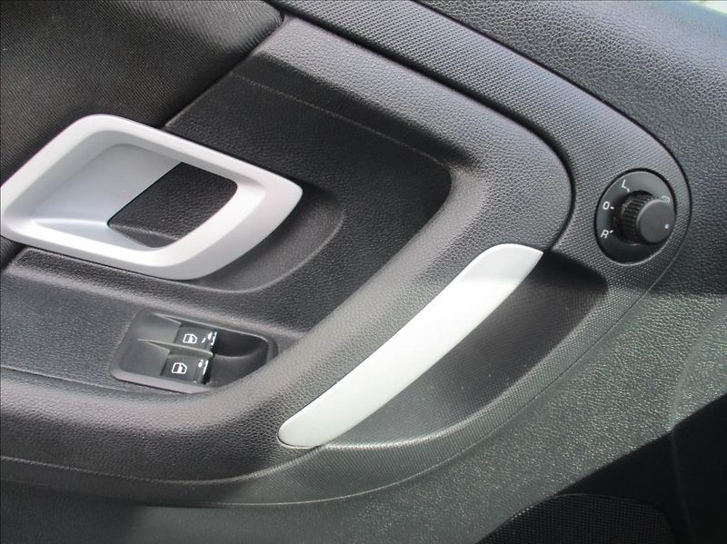 Škoda Fabia 1,4 i 16v, klima,servis,tažné, - fotka 17 z 35