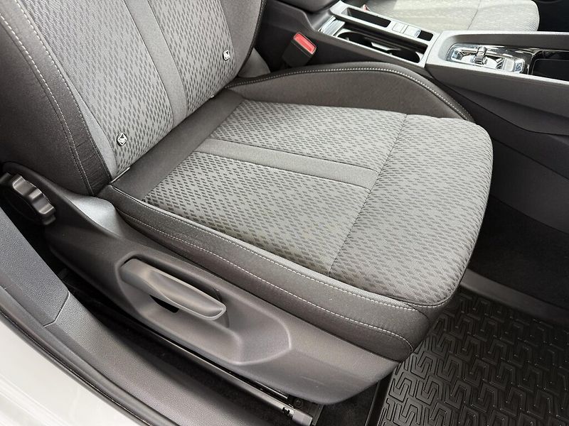 Škoda Octavia DSG 2,0 TDi 110 kW Style - fotka 23 z 25