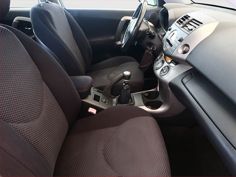 Toyota RAV4 (2006) 2.2 D-4D, 4X4, Serv.kniha - fotka 9 z 14