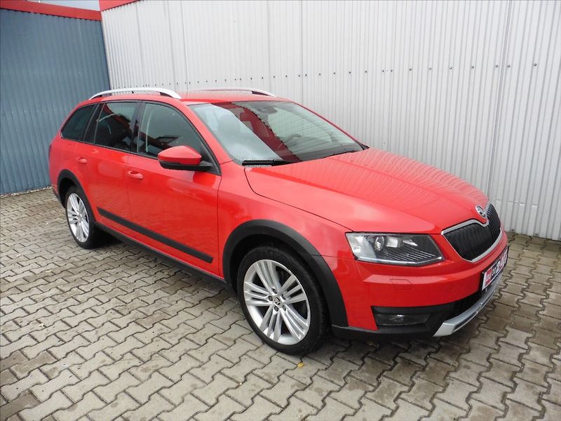 Škoda Octavia 2,0 TDi Combi 4x4 DSG Scout - fotka 2 z 17