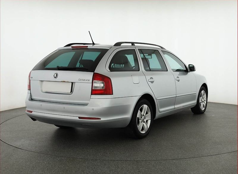 Škoda Octavia (2011) 1.6 TDI, nová STK - fotka 5 z 13