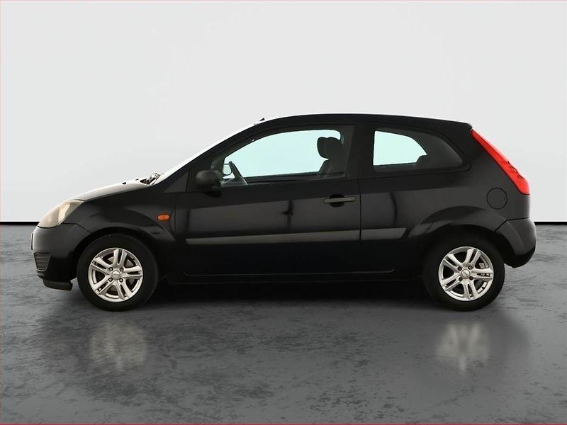 Ford Fiesta (2007) 1.3 i, po STK, slušný stav - fotka 3 z 11