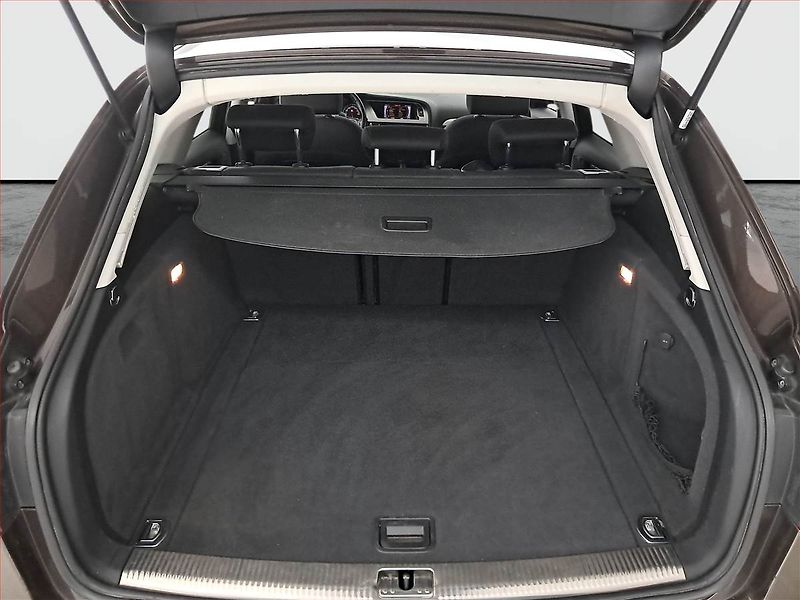 Audi A4 (2011) 2.0 TDI - fotka 13 z 17