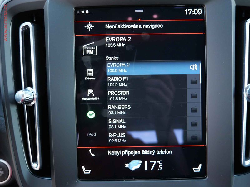Volvo XC40 (2021) 1.5T, 1.maj,ČR, Momentum, AT - fotka 21 z 28