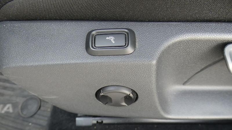 Škoda Octavia Combi 2,0 TDI Style 4x4 DSG 11 - fotka 23 z 27