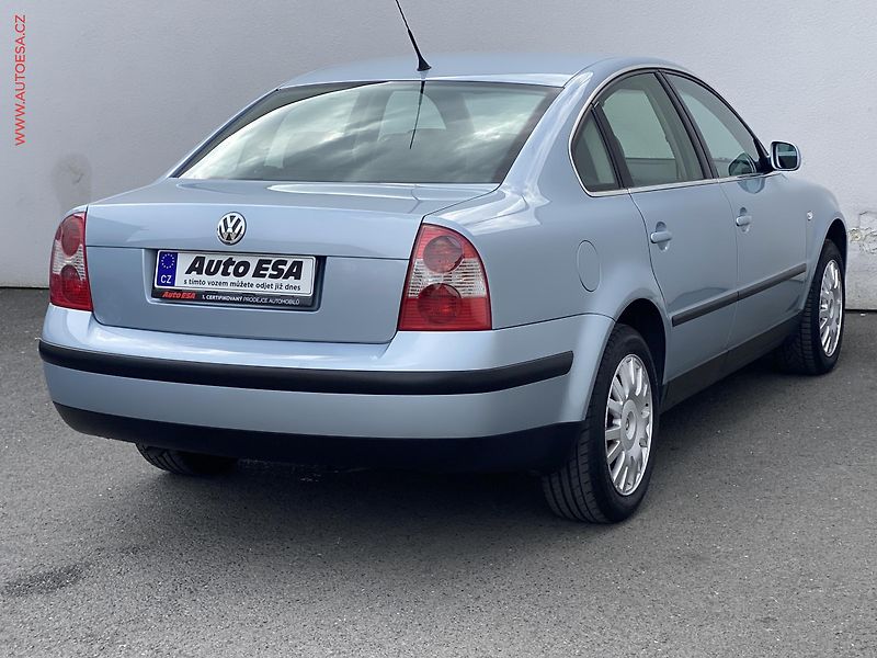 Volkswagen Passat (2003) 1.6 i, AC, tempo - fotka 4 z 15