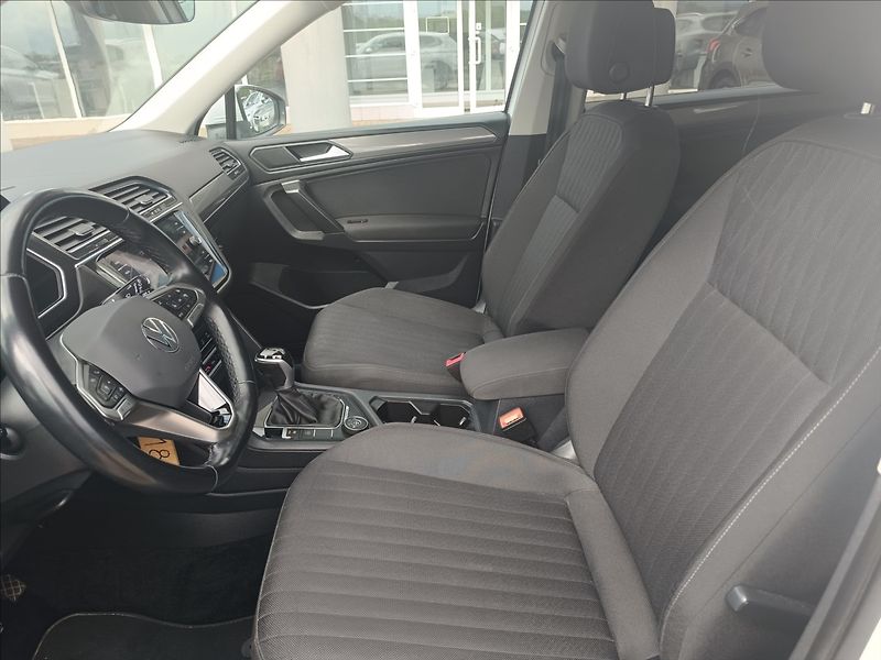Volkswagen Tiguan Allspace 2,0 TDi DSG 4x4 Rezervace - fotka 20 z 25