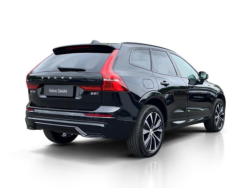 Volvo XC60 B5 AWD PLUS DARK/360/vent/kola - fotka 6 z 50