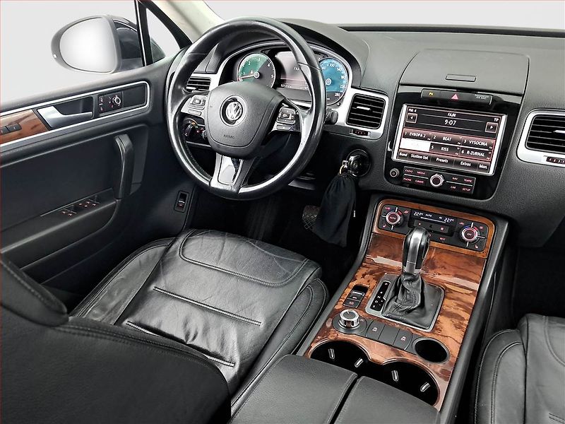 Volkswagen Touareg (2010) 3.0 TDI, 4X4, Automat, Kůže - fotka 7 z 25