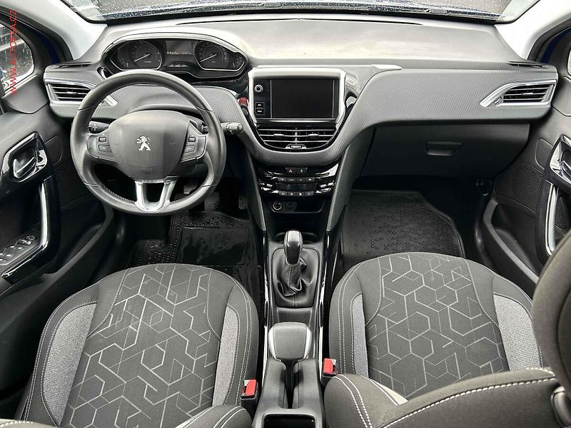 Peugeot 2008 (2019) 1.2PT, 1.maj,ČR - fotka 8 z 16