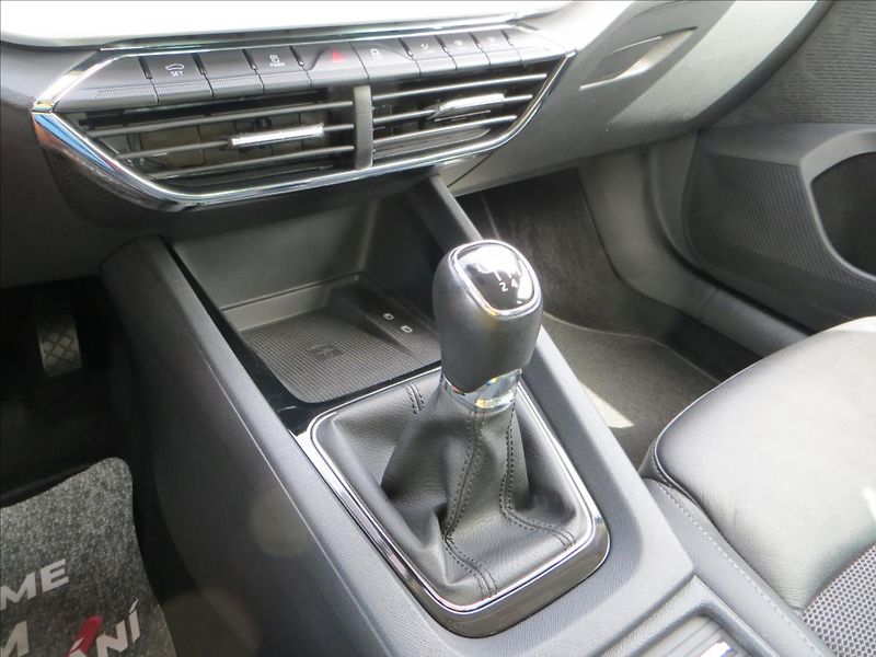 Škoda Octavia 2,0 TDI Style ČR Kamera Výhřev - fotka 16 z 29