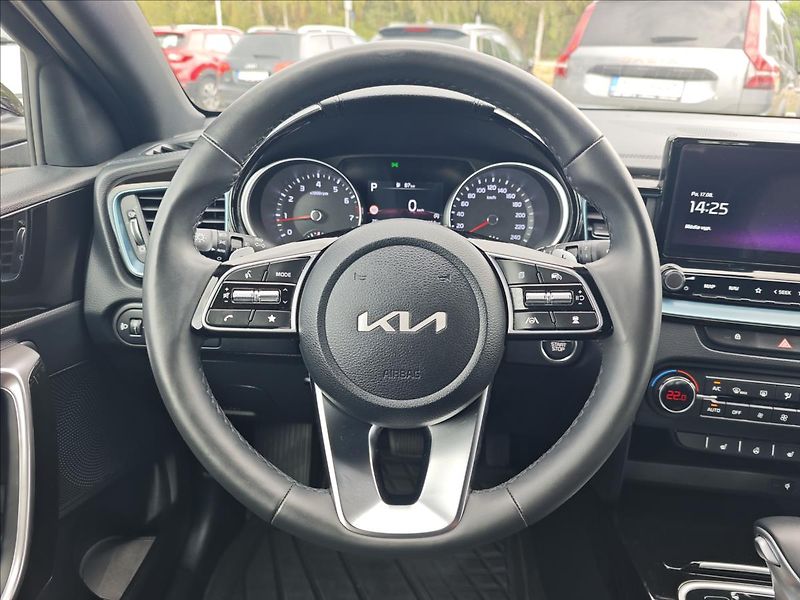Kia XCeed 1,6 T-GDI 132kW 7DCT automat - fotka 17 z 21