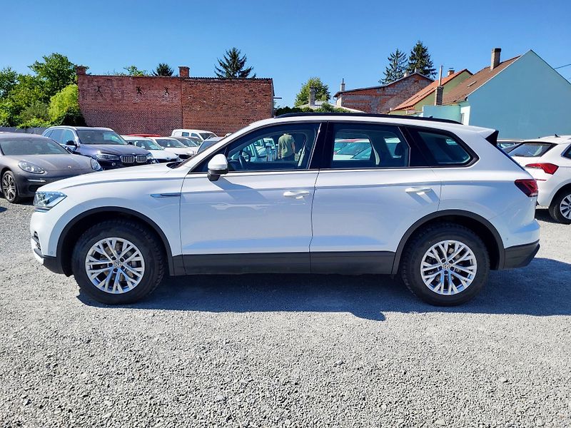 Volkswagen Touareg 3.0 V6 TDi DSG 4MOTION - fotka 2 z 46