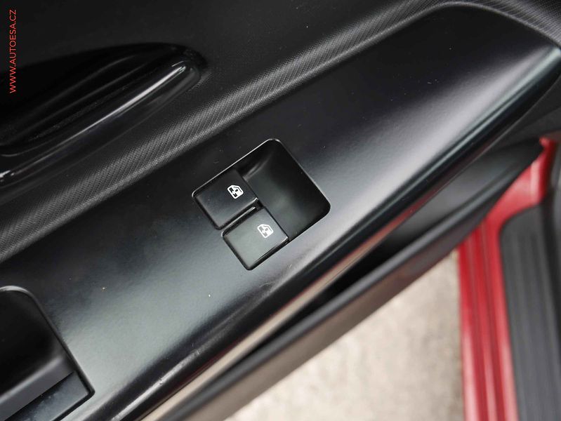 Kia Ceed (2009) 1.4i, 2.maj,ČR, tažné - fotka 15 z 17